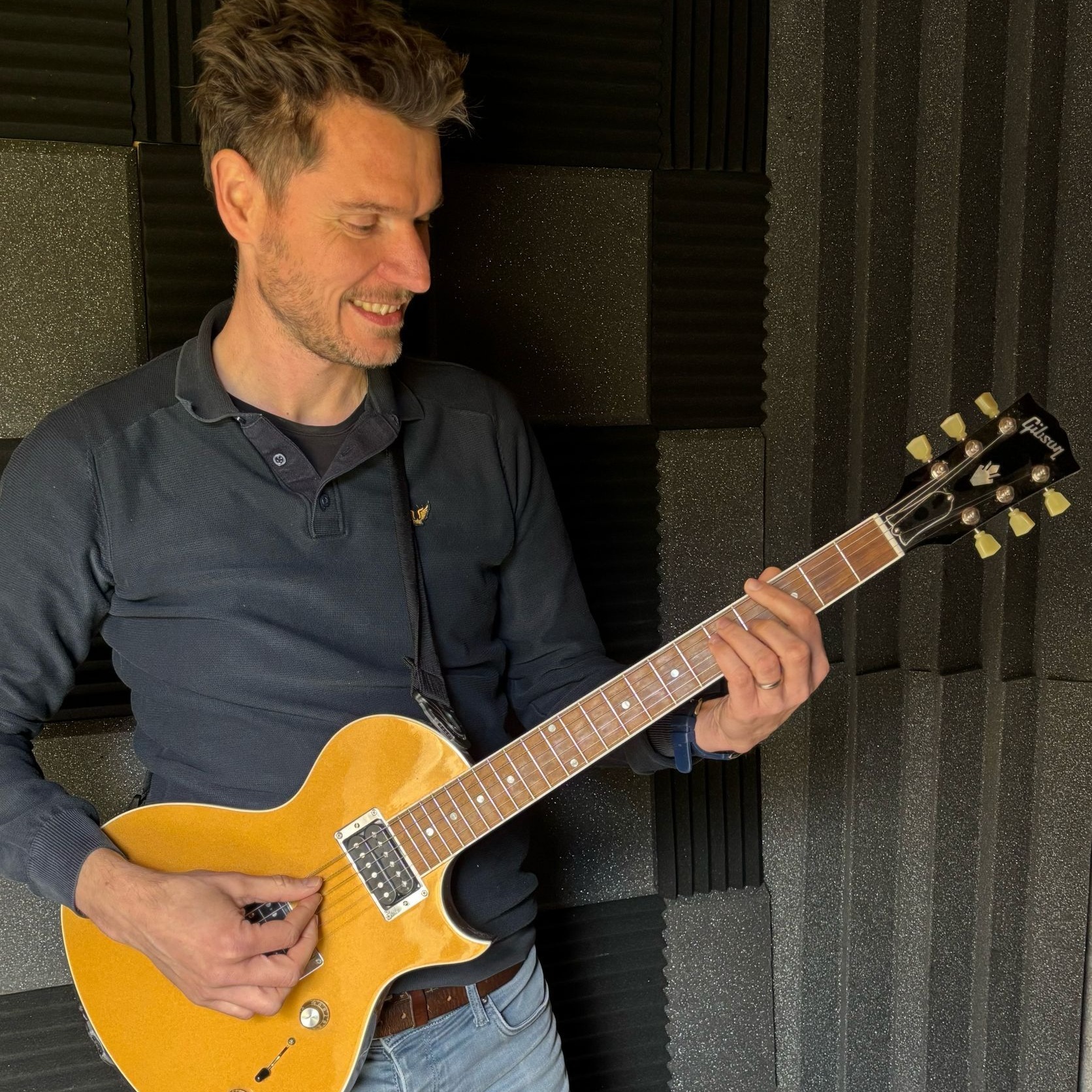 Rik guitar-1-1 Rik guitar-1-1